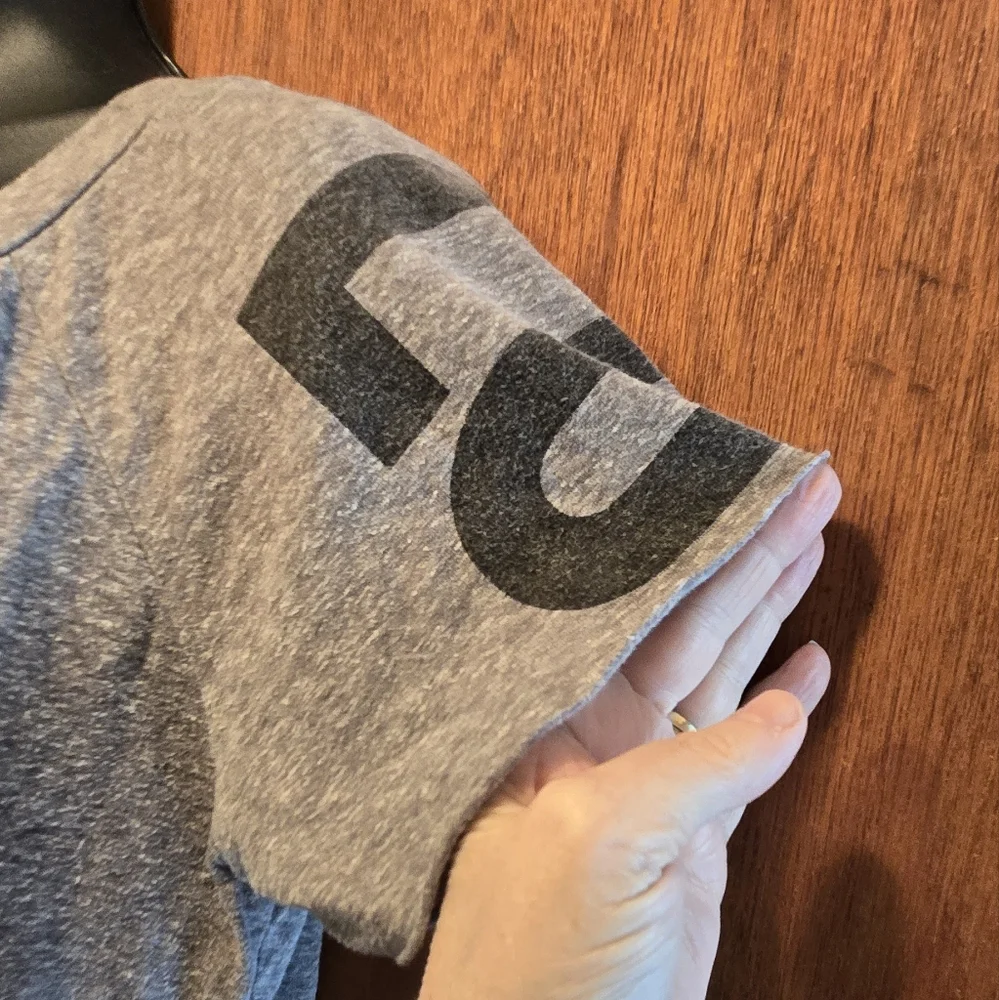 Love J Gray Heathered LOVE Graphic Women's short Sleeve Top SzM - Picture 3 of 5